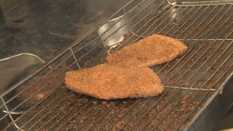 揚げてのトンカツ