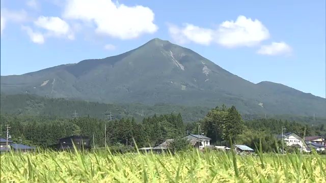 福島県磐梯町から眺める磐梯山