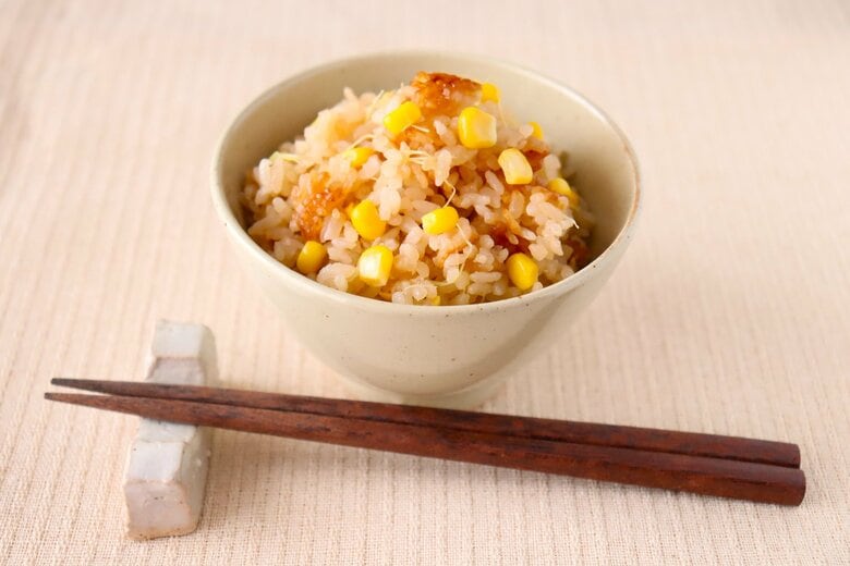 絶品おこげが美味しい、至福の「しょうゆバターとうもろこしご飯」