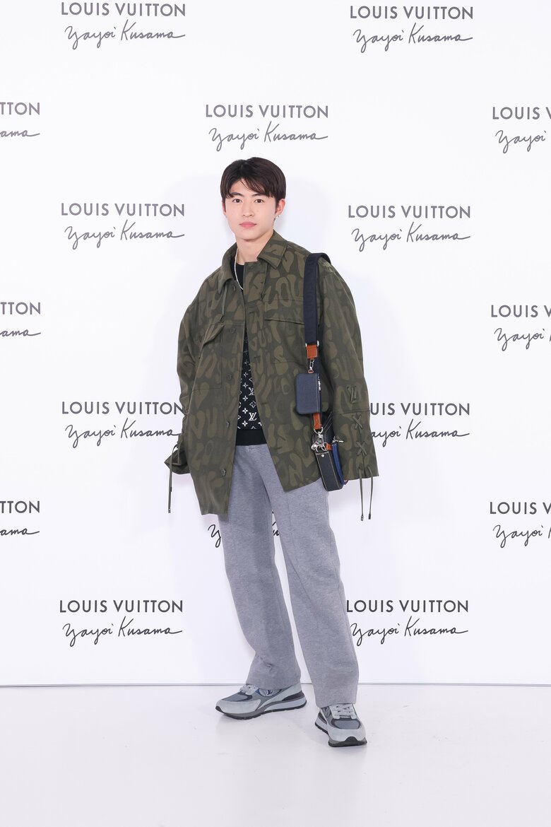 佐野玲於さん　(C)LOUIS VUITTON