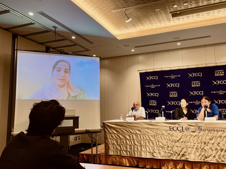 ガザからオンラインで会見に参加した撮影スタッフのガダさん