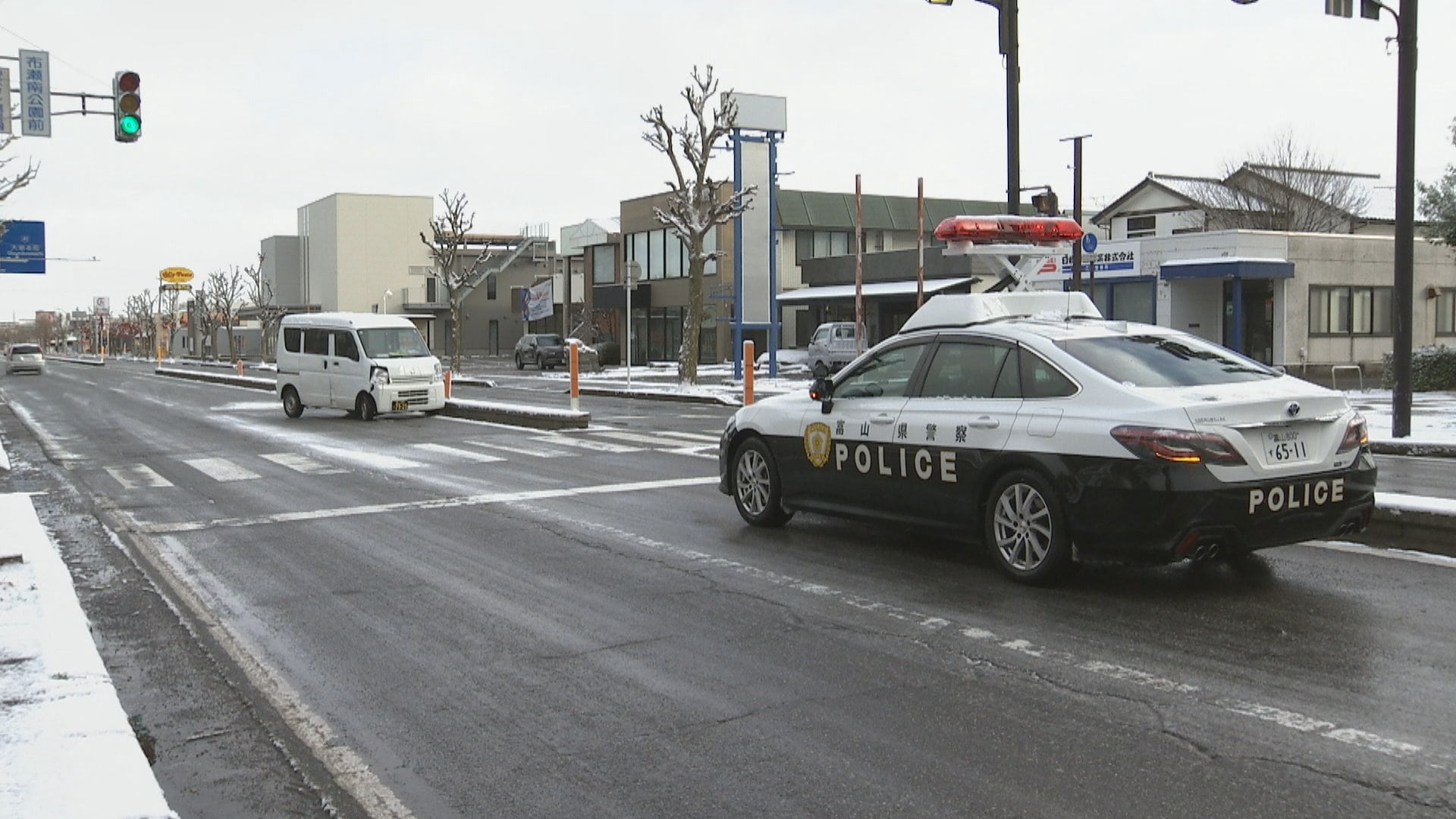 富山県内は21日夜から積雪急増　25日まで大雪に警戒　冷え込み厳しく83件のスリップ事故
