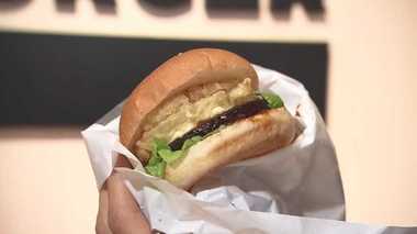 くら寿司がハンバーガー…開発5年“お魚”バーガーのお味は?