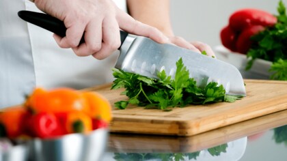 料理をパートナーにお願いしたい女性、料理が得意な男性が増加中~婚活における、価値観の逆転現象