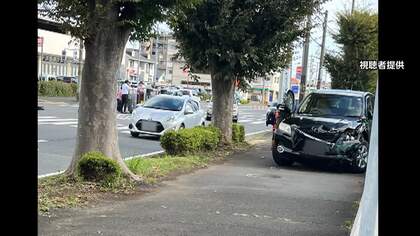 「アクセルとブレーキ踏み間違えた」高齢ドライバー運転の車が追突し他の車に衝突、4台絡む事故　70歳女性死亡　69歳の女逮捕　神奈川・藤沢市