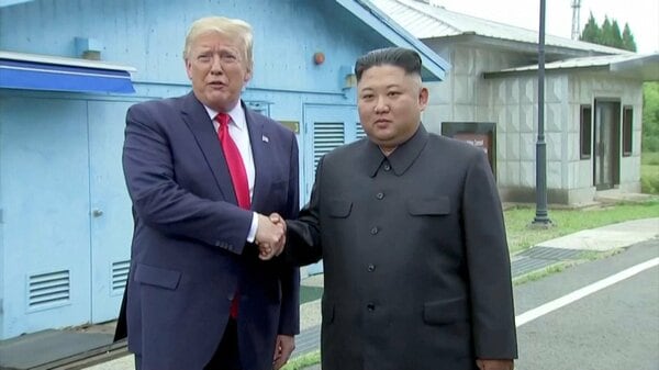 U.S. President Donald Trump said he had instructed the Defense Department to significantly reduce joint military exercises with South Korea, citing his good relationship with North Korean leader Kim Jong Un. On the 16th, Trump posted on social media that, “Given my very good relationship with Kim Jong Un, I am unhappy that the United States has agreed to participate in joint military exercises with South Korea for many years.” He also explained that the exercises were costly for the United States and said they sent an “inappropriate and hostile signal” to North Korea, which he had treated with respect rather than as a threat…