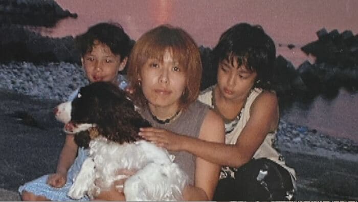 子どものころの出口クリスタ選手（右）