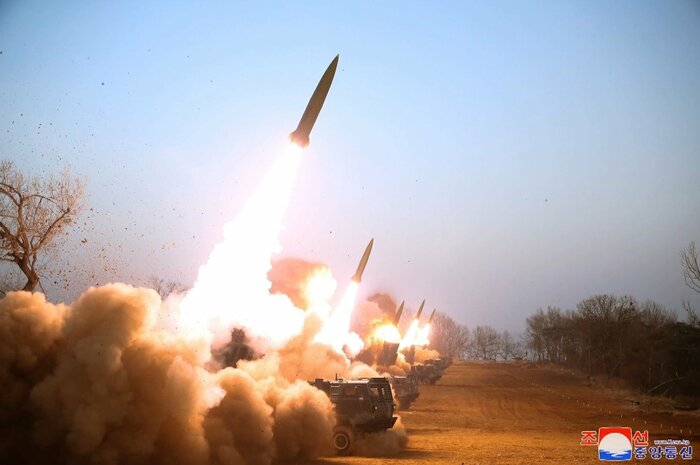 3月9日に行われた"新型戦術誘導兵器"発射訓練(朝鮮中央通信・2023年3月10日)