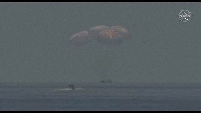 民間初 宇宙船が帰還 米「クルードラゴン」