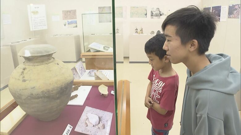 小学生兄弟が大発見のつぼ…平安時代に有力者が遺した「タイムカプセル」だった可能性 高級品の和鏡等見つかる｜FNNプライムオンライン