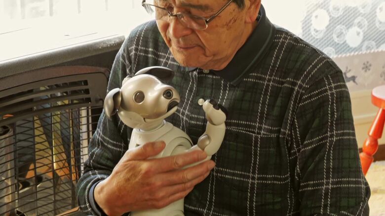 高齢化でペット手放す飼い主 いま“ロボット犬”の里親探すケースが増加 その“第2の人生”に密着すると周囲に笑顔があふれていた｜FNNプライムオンライン