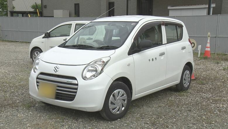 車検切れの状態だった千曲市の公用車(7月7日撮影)