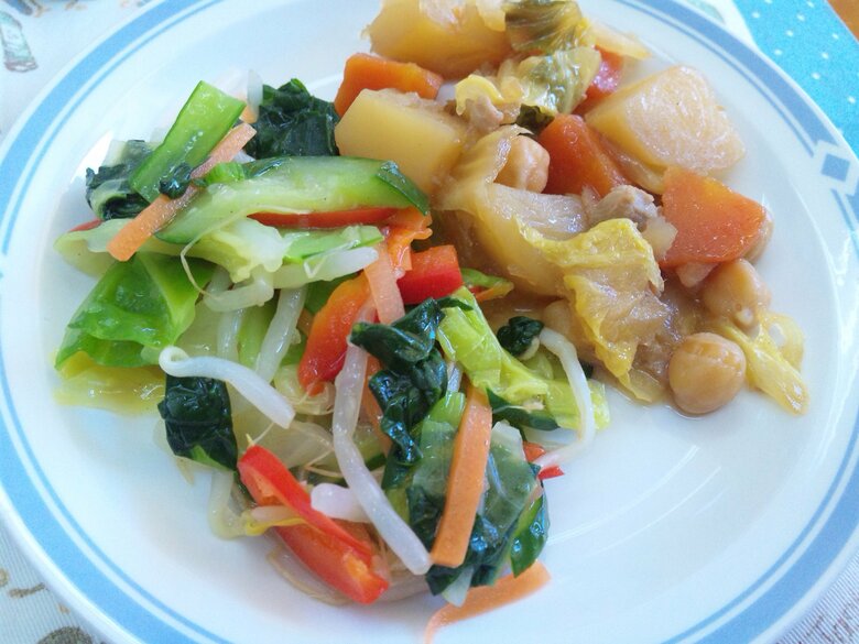 小さく切ってストレスを減らしたサラダ（画像：松丸奨さん撮影）