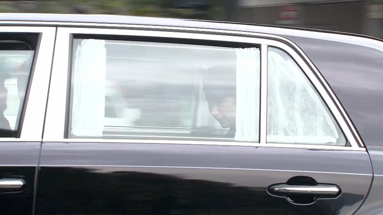 百合子さまの弔問に向かう愛子さま　