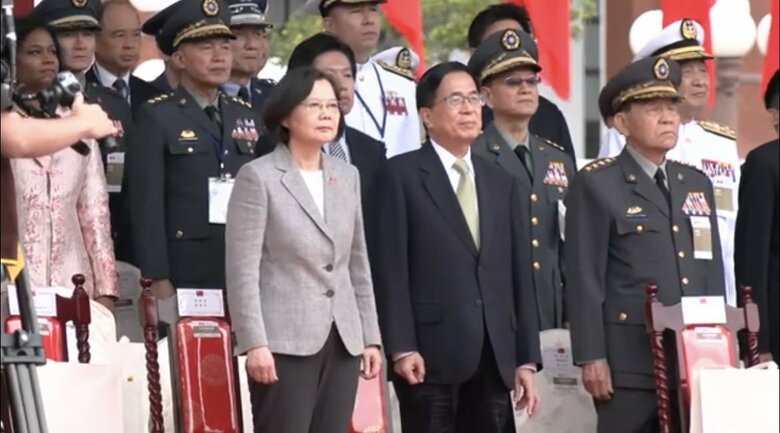 式典に参加する蔡英文・前総統