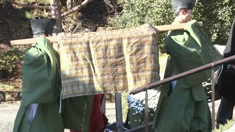 ｢昭和天皇祭の儀」に臨まれる佳子さま（7日午前 武蔵陵墓地）