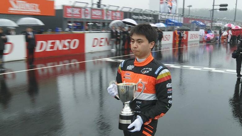2025年度ドライバーズチャンピオンの岩佐歩夢選手