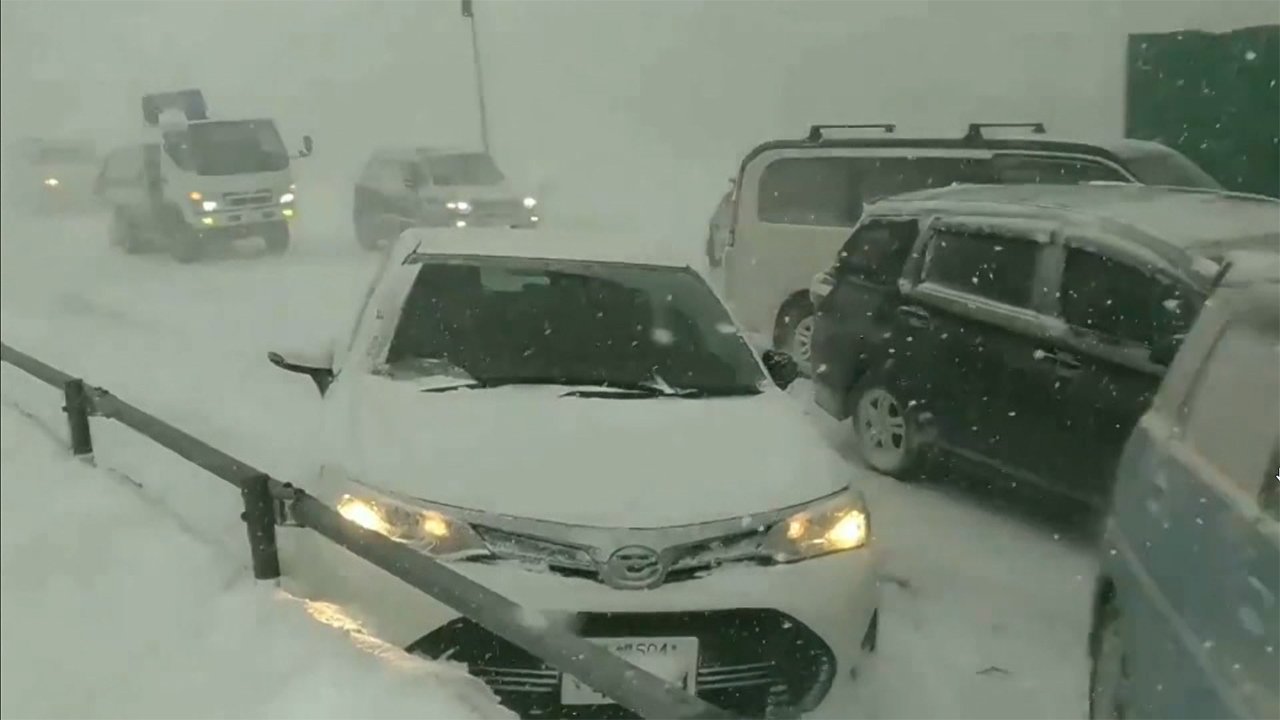 速報 北海道で車13台多重事故 吹雪でホワイトアウト状態 Fnnプライムオンライン Goo ニュース