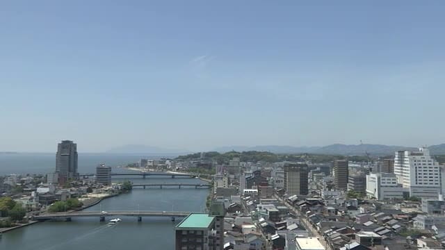 晴れと南風で山陰地方は午前から夏日…14日はさらに気温上昇し真夏日一歩手前の暑さに（鳥取・島根）