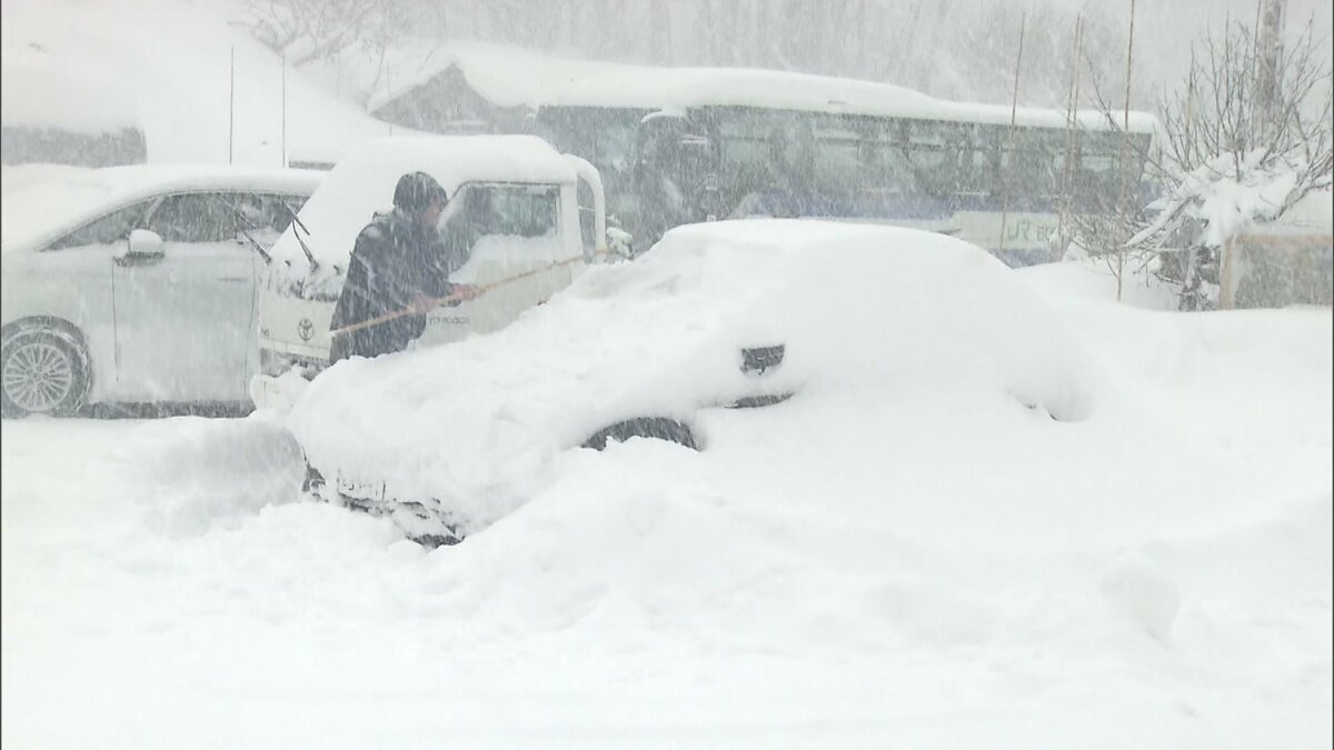 憂鬱です…」今シーズン最強寒波で各地大雪、関東で最低気温 青森
