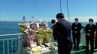「亡くなった母の写真も」北方領土の元島民らが船の上で先祖を供…