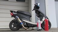 当時見物人が数十人…パトカーに原付バイクで近づき消火器を噴射し生卵投げつけたか 中高生を含む10代男女6人を逮捕