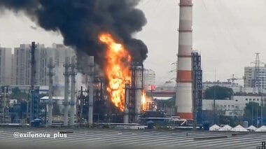 ロシア首都郊外の石油精製所にドローン攻撃　ウクライナ大統領「モスクワはウクライナの…