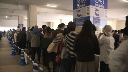 徹夜組も…“古古米”求め約1000人が長蛇の列　パックご飯も値上げ　都内スーパーではブランド米はまだ5kg4000円超えで高止まり