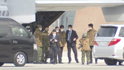 岸防衛大臣 オスプレイに乗る　2025年までに佐賀空港配備を推進へ