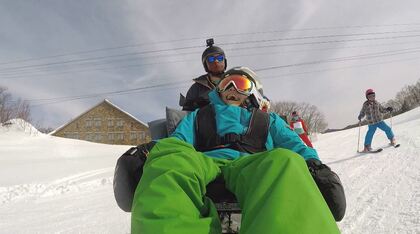 体を動かせない息子と一緒に…障がいがあっても楽しめる「デュアルスキー」　ホテルに導入した母の思い【長野発】