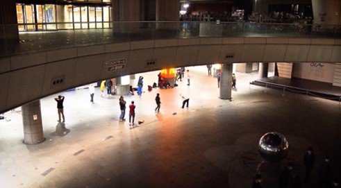 バスターミナル施設OCATのポンテ広場