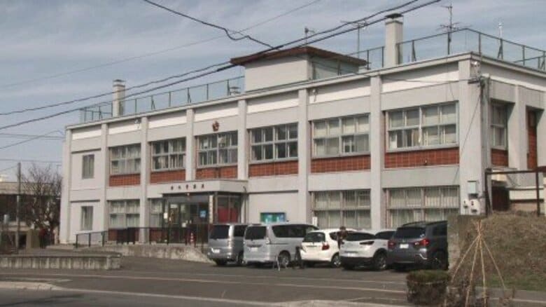 【物置全焼】住宅の壁や車焼け“50代男性がやけど”…農機具洗浄しながらガスコンロで山菜煮る→可燃性高い「パーツクリーナー」噴射し引火か―北海道泊村｜FNNプライムオンライン