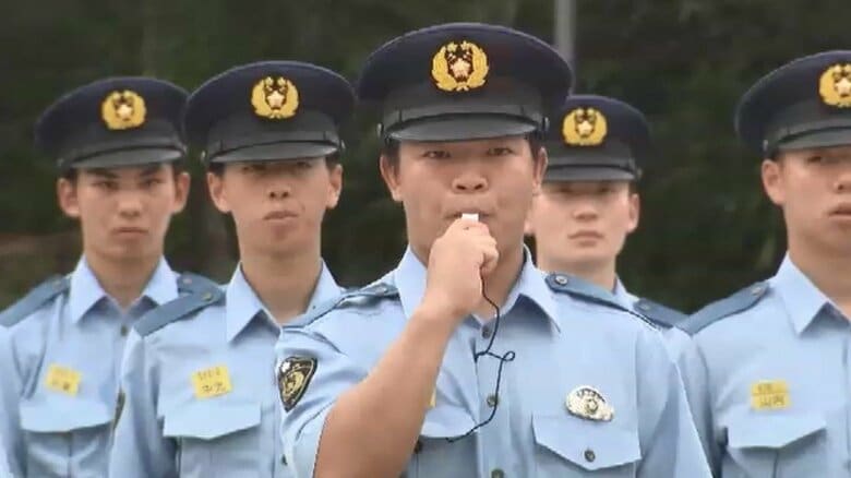 福岡県警察学校で『オープンキャンパス』　高校生・大学生らが参加　受験者数は10年前に比べ6割減　「熱い気持ちを持った人は門を叩いてほしい」｜FNNプライムオンライン