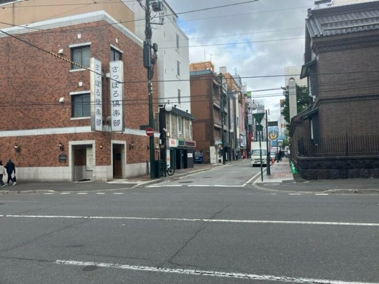 【強盗事件】タクシー利用した男が60代運転手に暴行加えて料金払わず逃走―20代くらいの男の行方を追う＜北海道札幌市＞｜FNNプライムオンライン