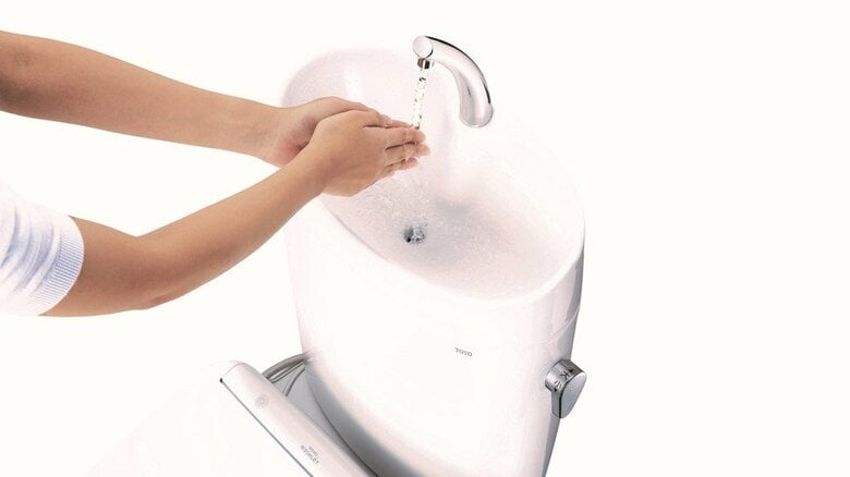 トイレタンクの水で“手洗いする派”？実は日本が作ったシステム…きれいな水なの？TOTOに聞いた｜FNNプライムオンライン