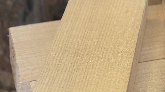 年輪が何本入るかで値段が変わってくる