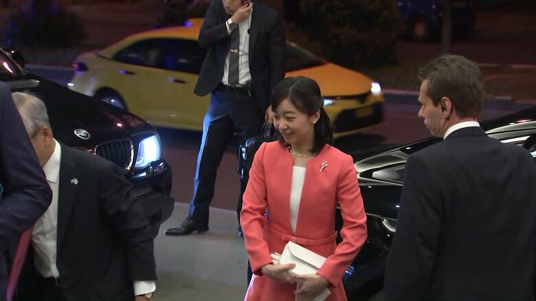 日本時間26日午前9時頃、アテネのホテルに到着された佳子さま