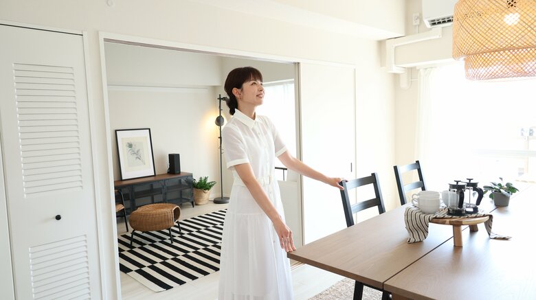 高い天井が特徴的なリビング・ダイニング