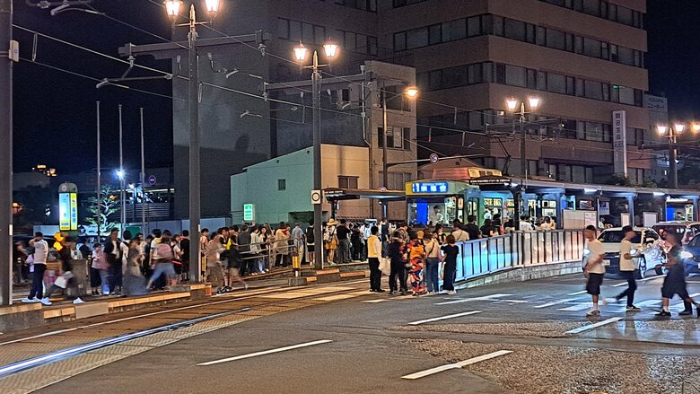 路面電車も臨時便で対応