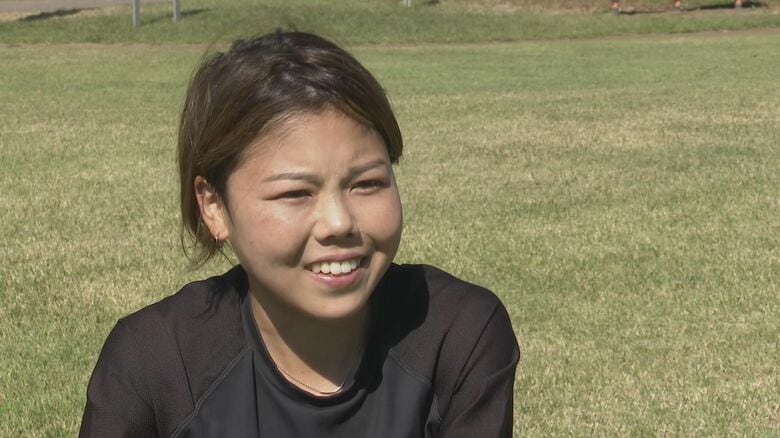 インタビューに応じる萩谷さん