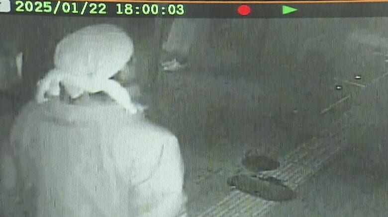 長野市役所近くの店舗の防犯カメラ