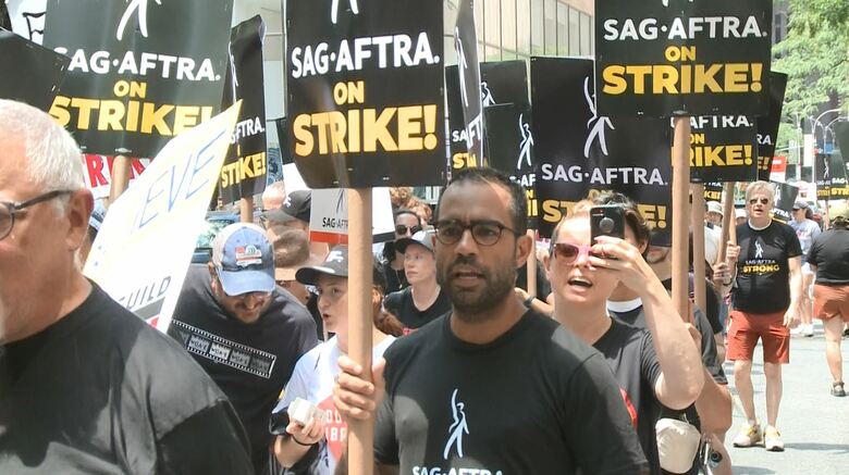 ハリウッド俳優などの組合ストはニューヨークにも飛び火