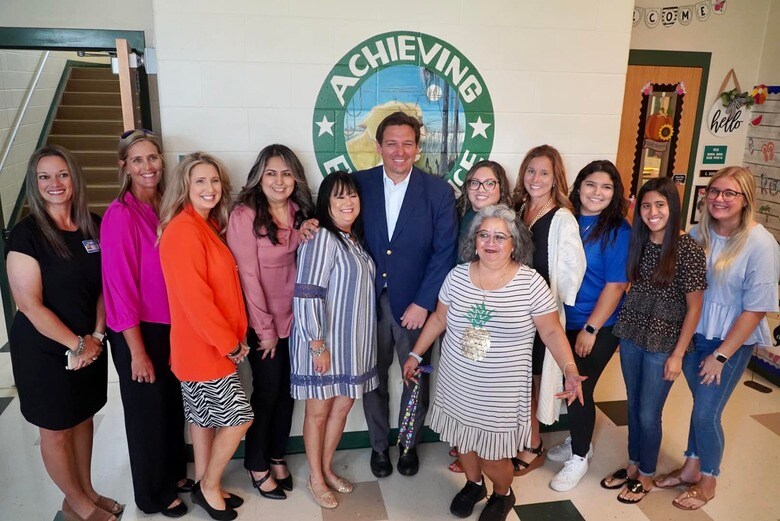 デサンティス氏はトランプ氏よりも女性の支持が高いとも言われている