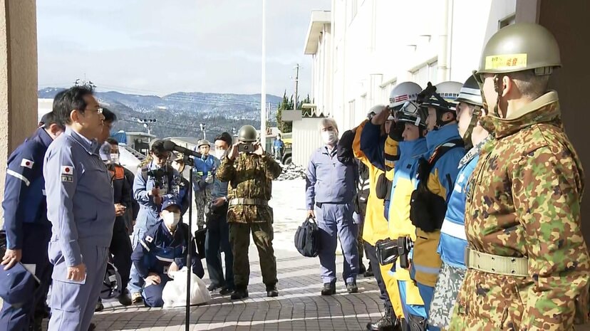 【岸田大震災】 岸田総理「きょうはじえいたいのヘリコプターにのって いしかわけんにいきました🤗」  [485983549]->画像>26枚 