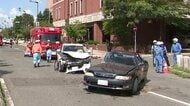 旭川市中心部の信号機のない交差点で乗用車同士が衝突 90代男性が意識不明の重体―もう一方の車の70代女性は意識あり―警察が事故の原因を調査中〈北海道〉