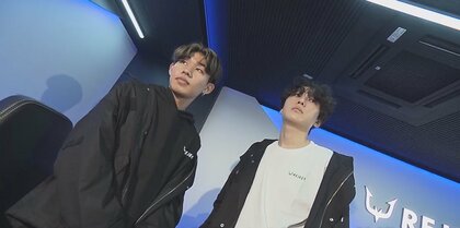 「アパレルを起爆剤に」eスポーツチームの新たな戦略…シューティングゲームの軍服から着想のデザインも