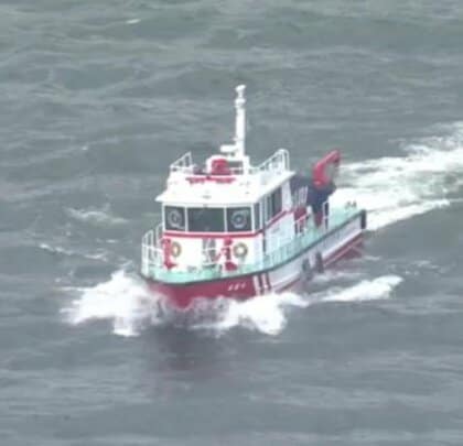 【速報】約12時間、何にもつかまらず琵琶湖を漂流…46歳男性がライフジャケットだけで湖岸に流れ着く　「昼に転覆した1人です、10分前に流れ着きました」と自ら通報　救助に向かった48歳男性は行方不明