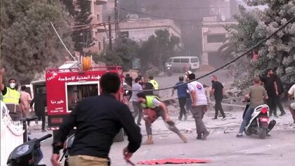 イスラエルがヒズボラ軍事拠点を空爆　レバノン側は反発