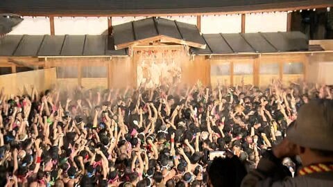 週末ポカポカ春本番　はだか祭り後の餅に行列　ホタルイカ漁解禁　宝塚音楽学校で卒業式　気温上昇…スキー場で雪崩事故4人けが