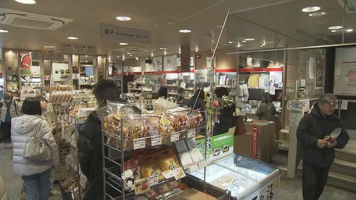 平日でもにぎわいを見せる店内